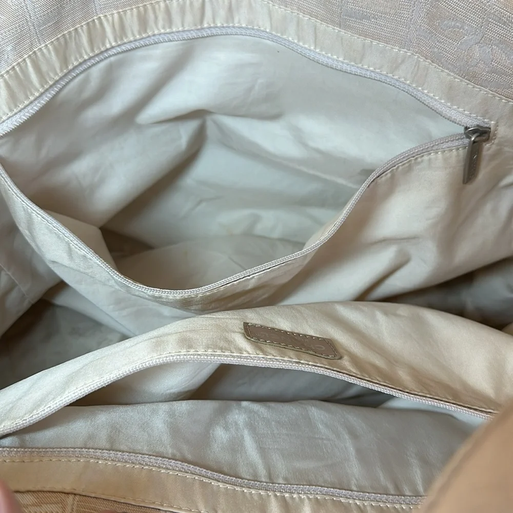 CHANEL Travel Line Fabric Tote Cream, Leather Straps, Serial 7 Series 2002-03 - Picture 13 of 15